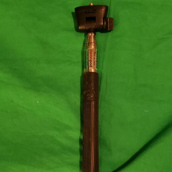 Monopod Bluetooth Selfie Stick - Picture 1 of 3